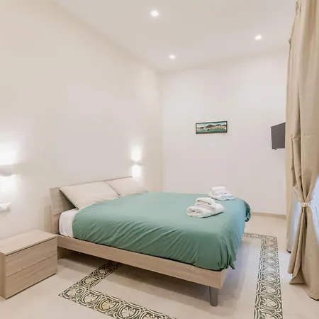 O' Munasterio E Santa Chiara 게스트하우스 4*